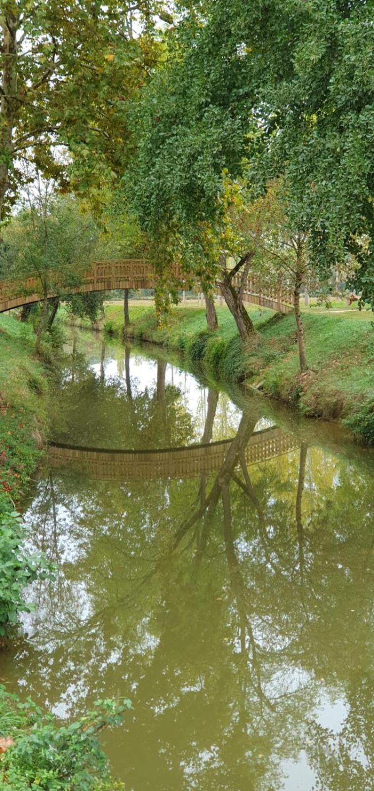 La Maison Des Cornieres Fources Bagian luar foto