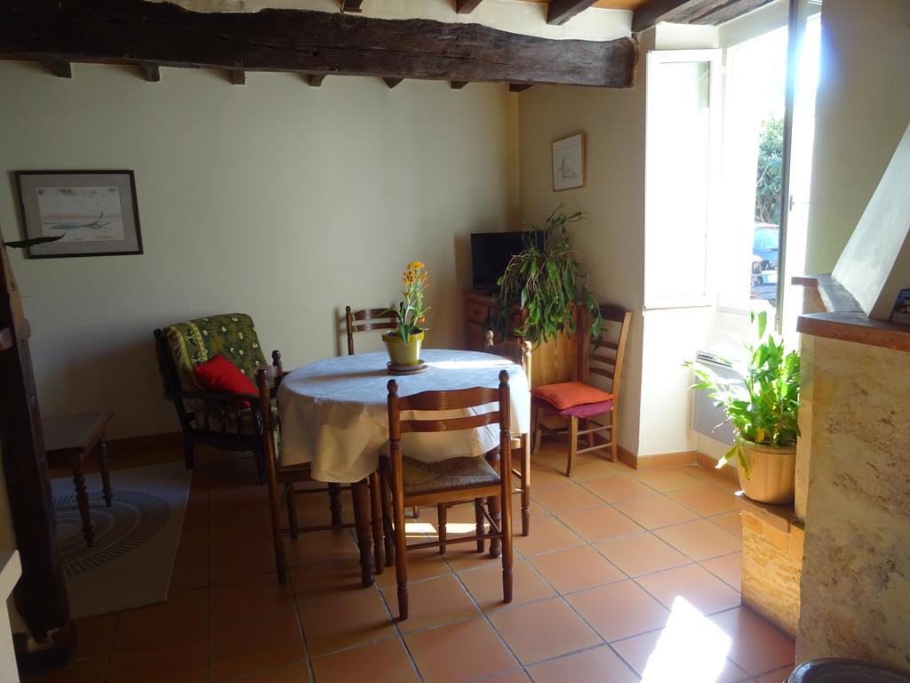 La Maison Des Cornieres Fources Bagian luar foto