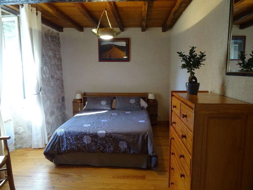 La Maison Des Cornieres Fources Bagian luar foto