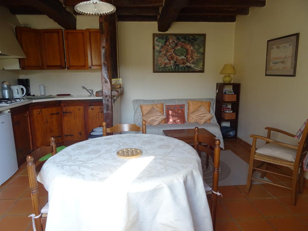 La Maison Des Cornieres Fources Bagian luar foto